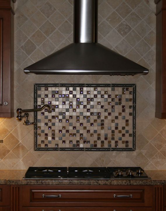 Tiled kitchen backsplash with hood -Peabody MA